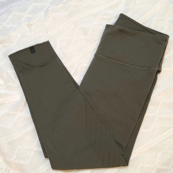 Lululemon leggings - Picture 2 of 4